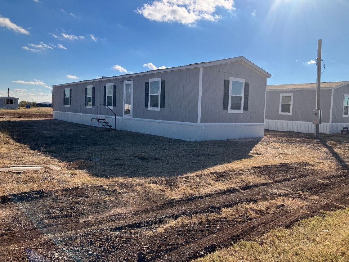 Foto principal - 22700 City Lake Rd