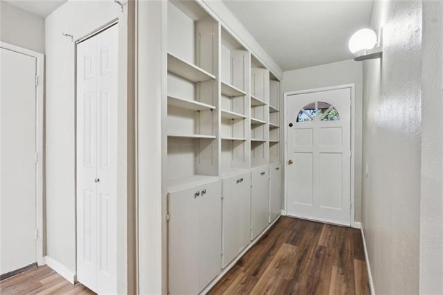 Building Photo - 556 Hawthorne Dr