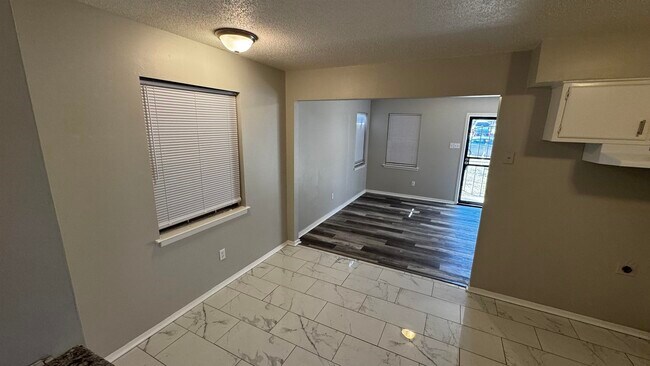 Foto del edificio - 4264 Double Tree St
