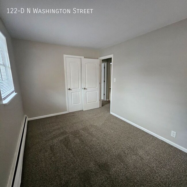 Building Photo - Updated 2 Bedroom in the Heart of Delaware...