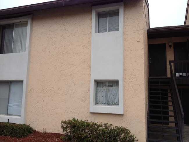 Centerally located close to downtown - Centerally located close to downtown House