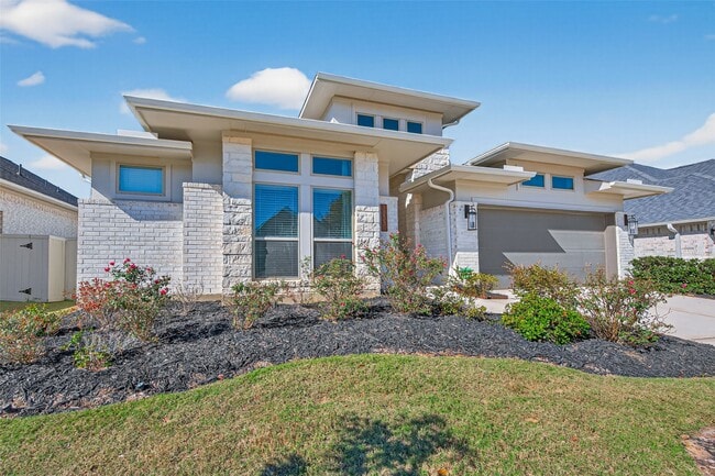 Building Photo - 15330 Legacy Pk Wy