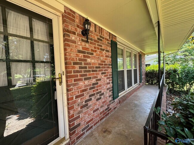 Foto del edificio - 1925 Lynnbrook Dr SW