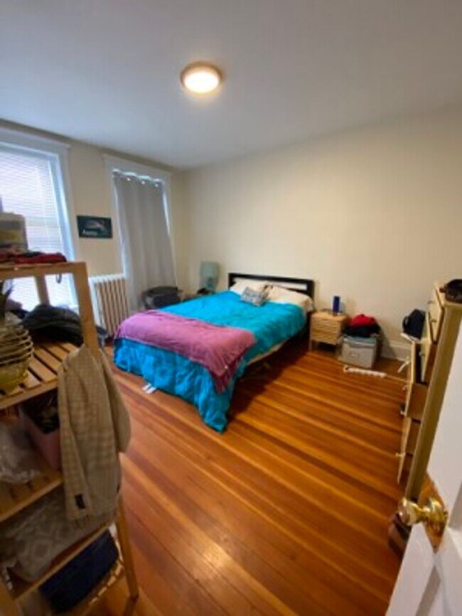 Building Photo - Nice, Spacious, Updated and Affordable Low...