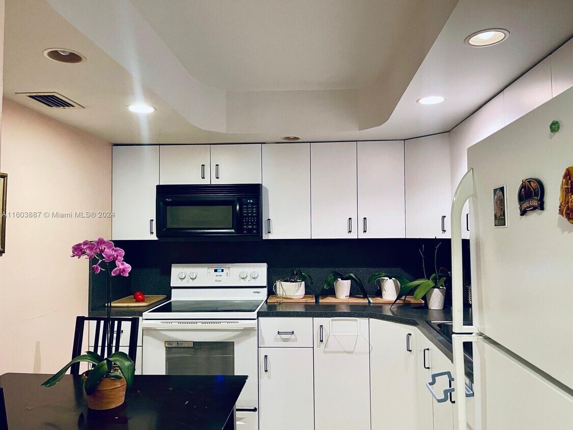 Foto principal - 851 Three Islands Blvd