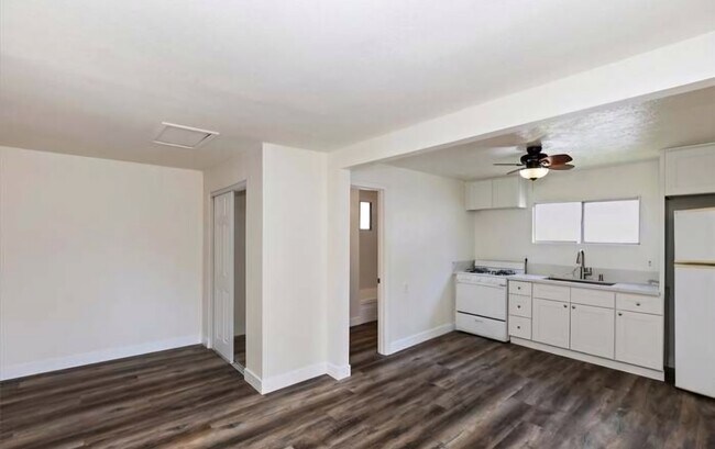 Foto del edificio - 4508 Edgewood Pl
