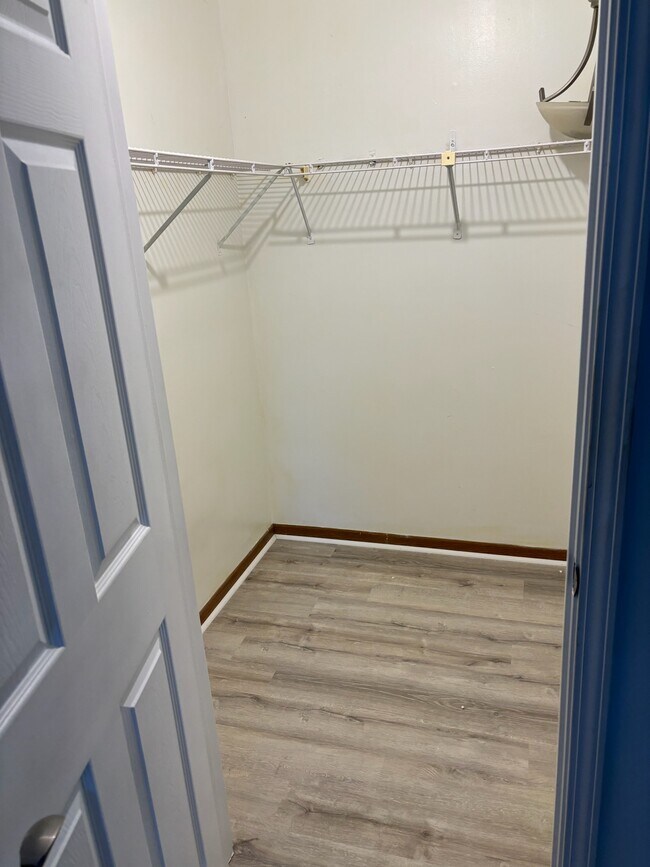 Foto del edificio - 549 E Shag Bark Ln