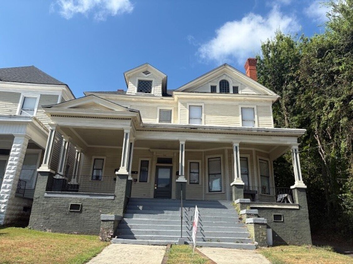 Primary Photo - 946 Magnolia St