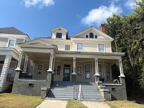 Building Photo - 946 Magnolia St