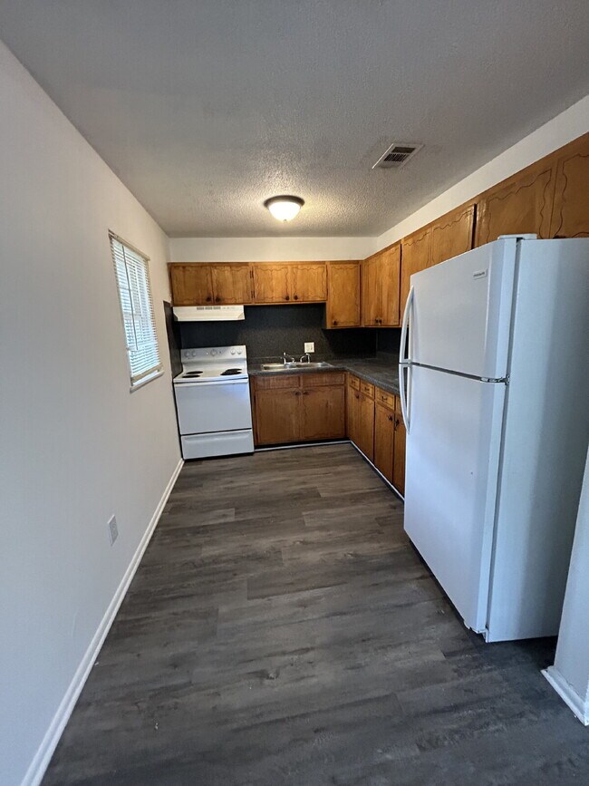 Foto del edificio - 3311 Kingsbury St