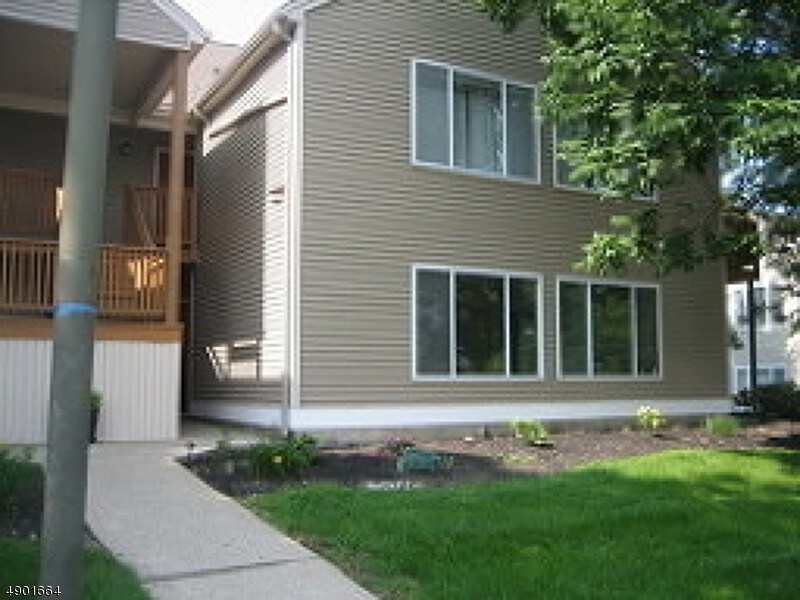Primary Photo - 41 Falcon Ridge Way S