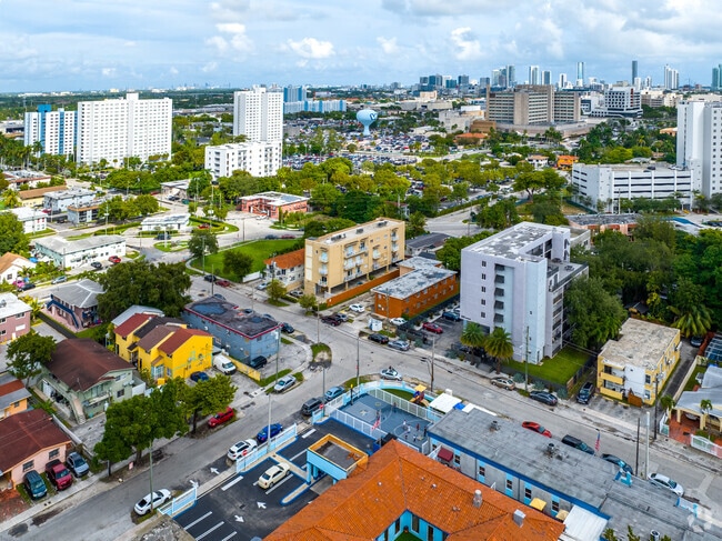 1613 NW 16th Ave Miami, FL 33125 - 1613 NW 16th Ave