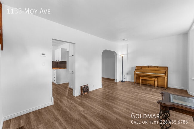 Photo du bâtiment - Absolutely Stunning Single Family home nea...