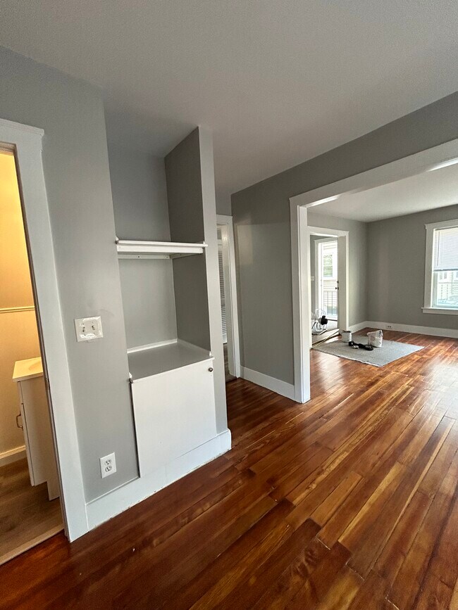 Building Photo - 46 Hillside Ave