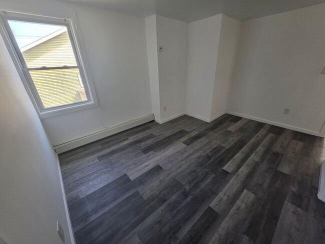 Building Photo - 2 bedroom apartment building - Poughkeepsie