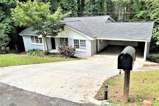 Building Photo - 2372 Oakridge Ct