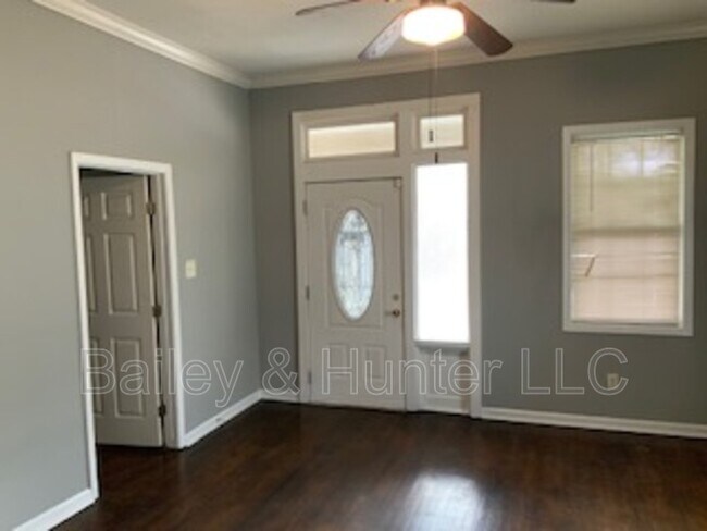 Photo - 486 E Ontario Ave SW House