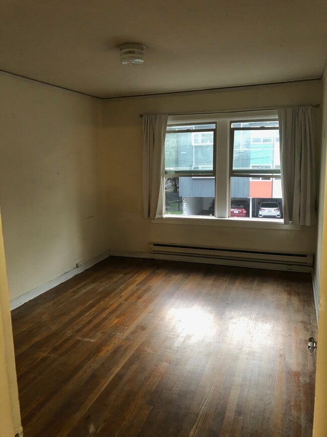 Building Photo - Amherst