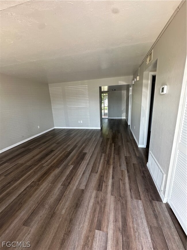 Foto del edificio - 3705 Country Club Blvd