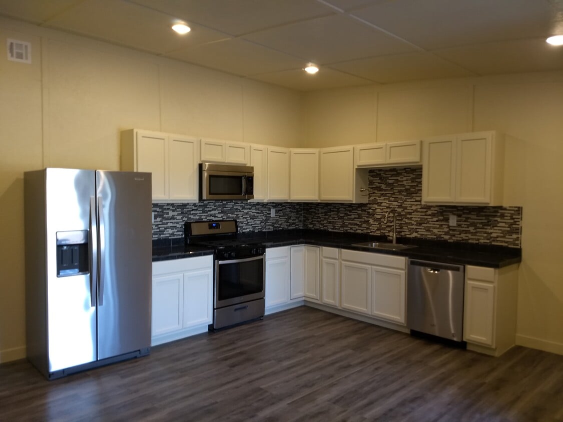 10016 s hwy 81, Waukomis, OK 73773 Apartments in Waukomis, OK