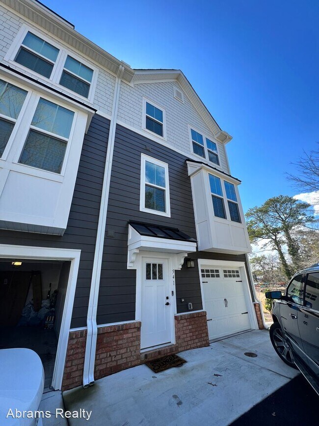 Building Photo - 4 br, 2.5 bath House - 541 Westport Street