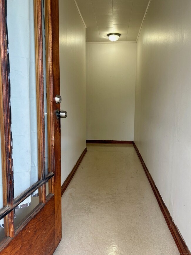 Building Photo - 40 Orchard St