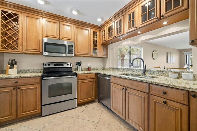 Foto del edificio - 1204 Commonwealth Cir