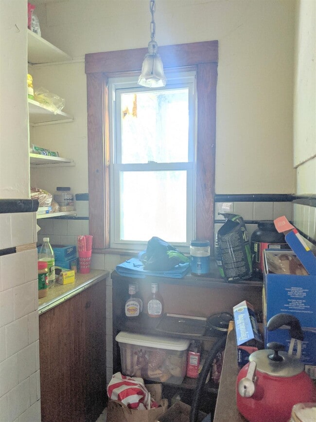 Building Photo - 64 Linden Ave