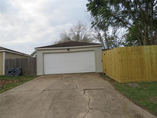 Foto del edificio - 11330 Sagetrail Dr