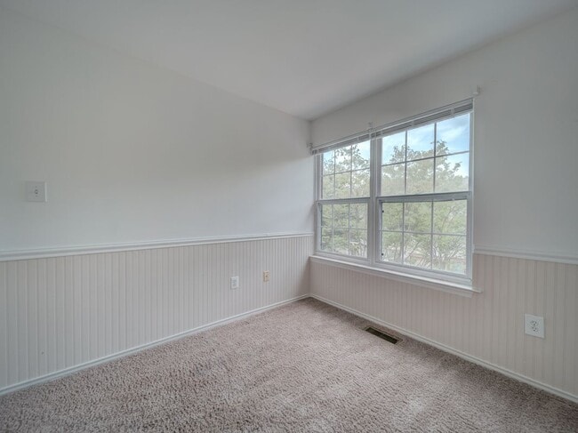 Building Photo - 3019 Spice Bush Rd