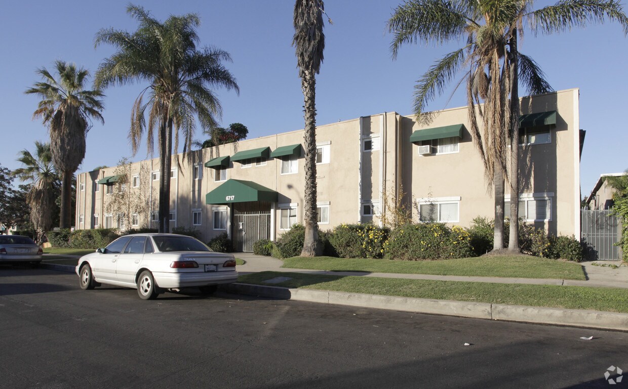Foto del edificio - 6717 Satsuma Ave