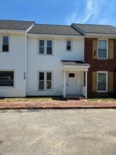 Building Photo - 1604 Pecan Ct N