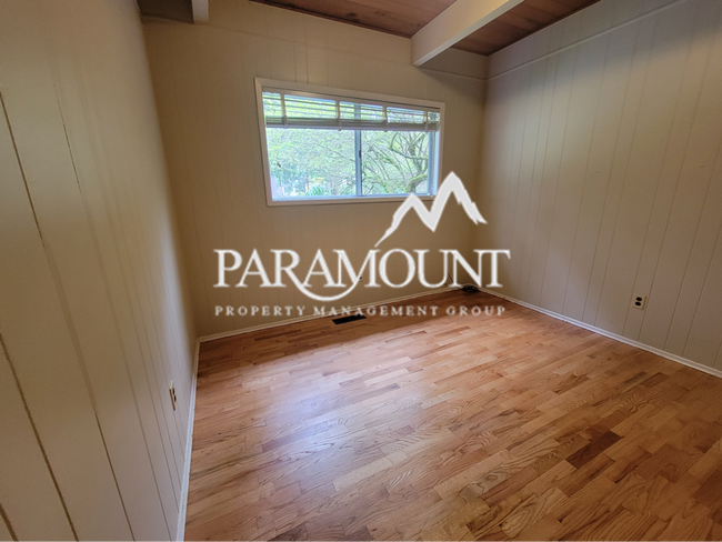 Building Photo - Island Living Awaits!!!! $1000 OFF FIRST M...