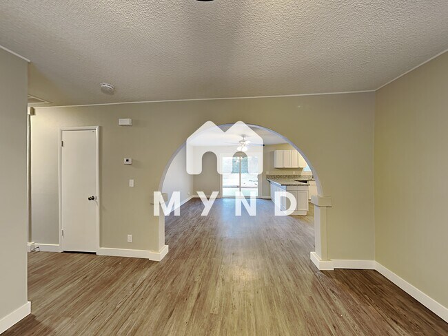 Building Photo - 428 Longtree Ave