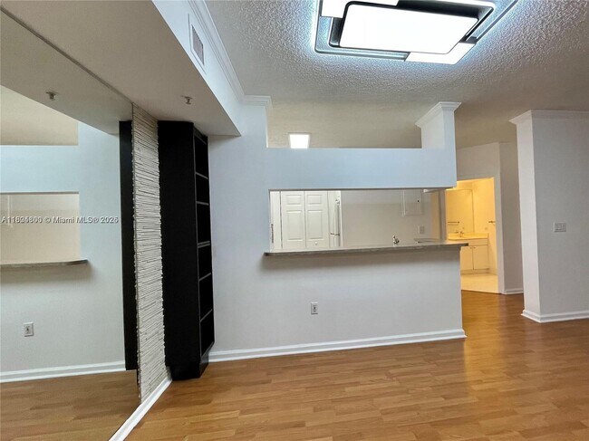 Foto del edificio - 17100 N Bay Rd