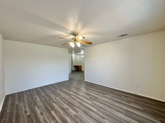Building Photo - 5108 Lauren Lea Dr