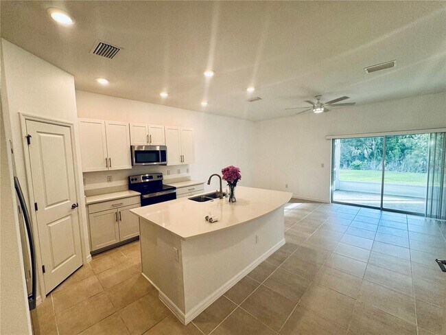 Foto del edificio - 8525 Lunar Skye St