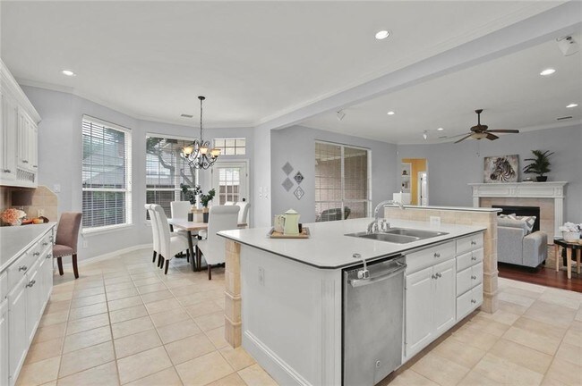 Building Photo - 3800 Morning Dove Dr