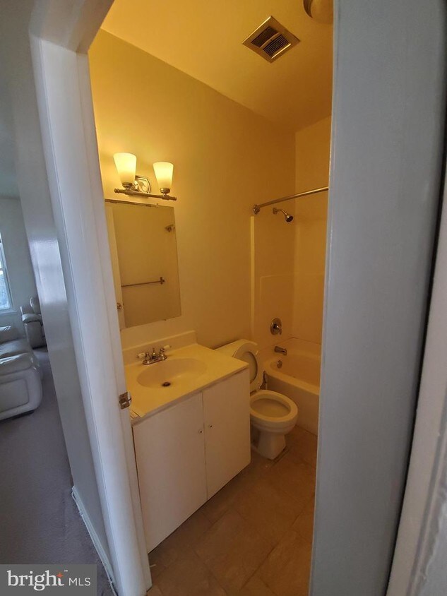 Foto principal - 1412 9th St NW