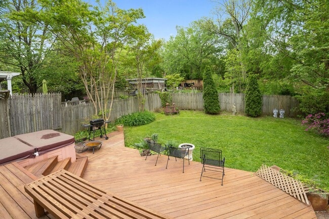 Building Photo - Charming Colonial in Chevy Chase DC Availa...
