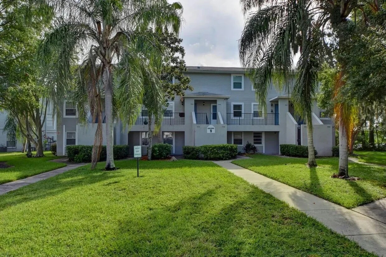 Foto principal - 7234 E Bank Dr