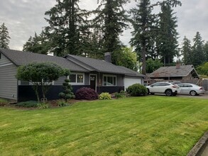 Building Photo - 5914 NE 98th Ave