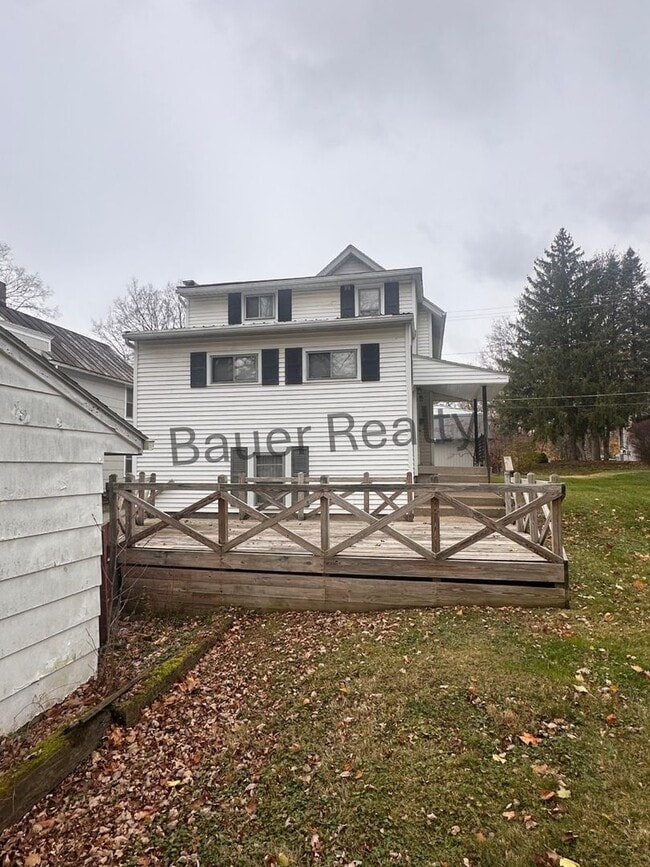 Building Photo - 3 -4 Bedroom Home Near Brookside Park