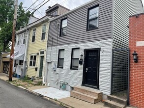 Building Photo - 1213 Veto St