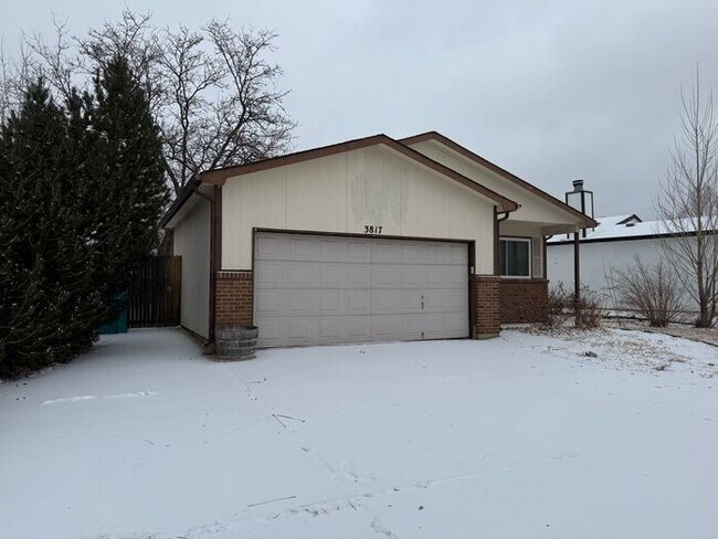 Building Photo - 3-Bedroom Home Near Horsetooth Reservoir with 2-Car Garage