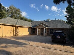 Building Photo - 1142 Elk St