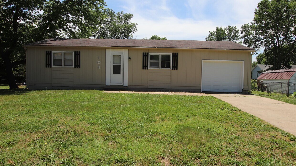 104 SE 245th Rd, Warrensburg, MO 64093 House Rental in Warrensburg