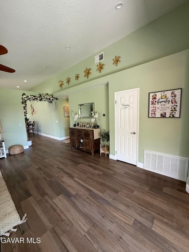 Building Photo - 44637 Cerisa St