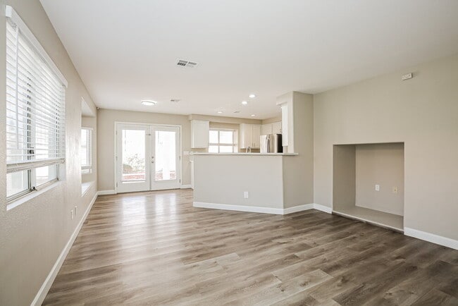 Building Photo - 1832 Fan Fare Dr