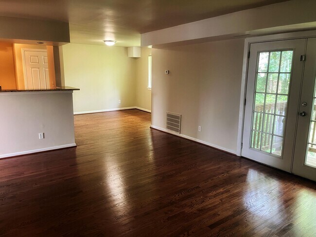 Foto del edificio - 7516 Hawthorne St